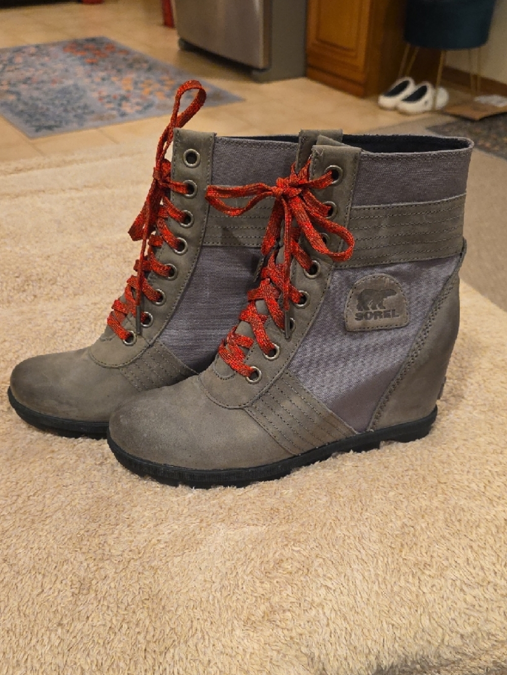 Sorel Gray Wedge Lace-Up Boots with Red Laces - Picture 3 of 5